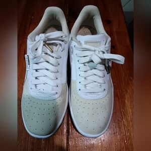 Puma White and Cream Sneakers Womens 8.5